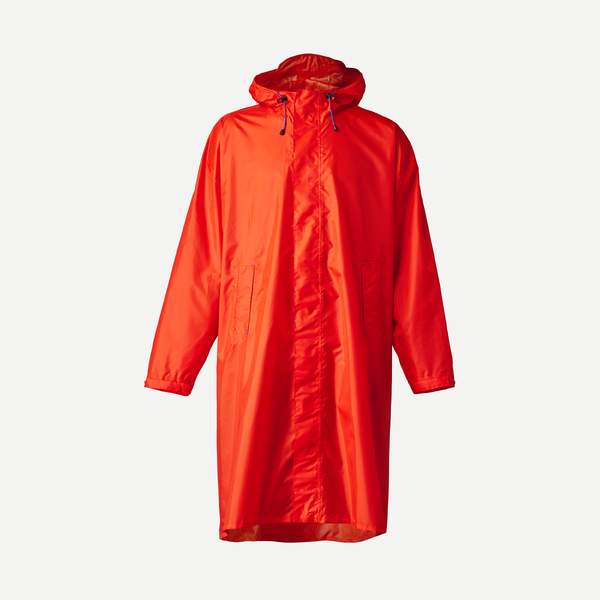 Дождевик для походов размер S/M красный FORCLAZ 75 Quechua
